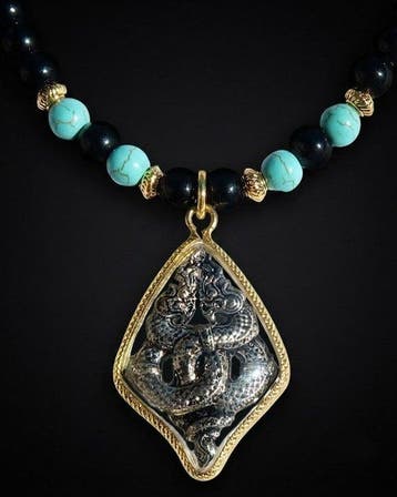Obsidiaan, howliet turquoise – Halsketting Naga Sacré – Le
