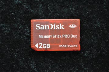 Memory Stick Pro Duo 2 GB PSP Scan Disk Rood, Verzenden, Nieuw