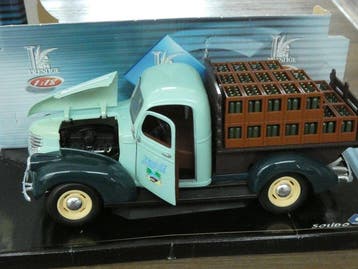 Solido 1:18 - Modelauto - Chevrolet Plateau 1946, Nieuw