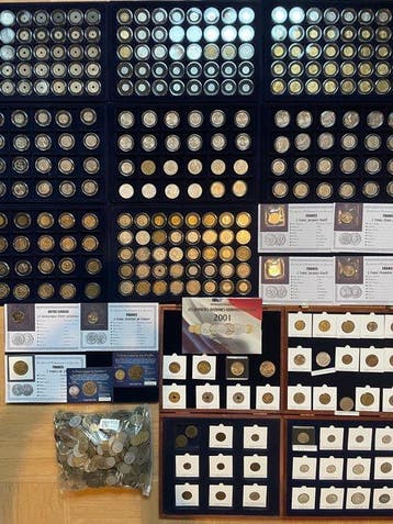 Frankrijk. Lot de 320 monnaies Françaises dont 12 Argent et