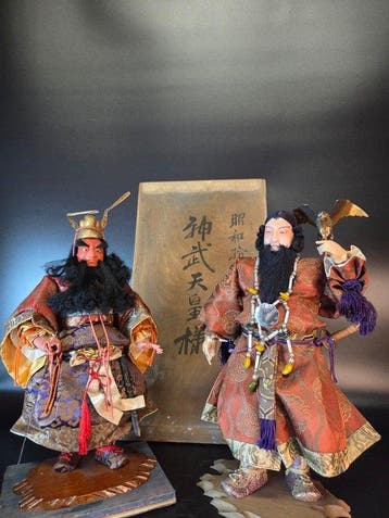 Japanese dolls - Pop Emperor Jimmu ()and Shoki() 1944