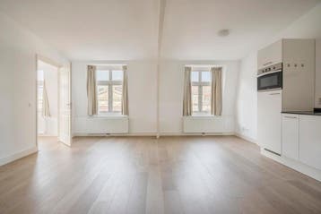Appartement Burgemeester van Karnebeeklaan in Den Haag, Den Haag, Appartement, Zuid-Holland