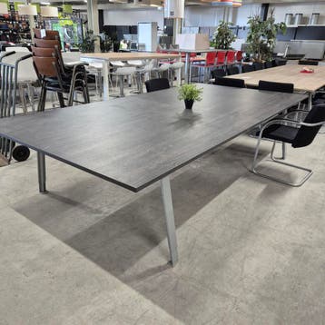 Mooie grote vergadertafel met NIEUW 2-delig  BLAD  afm 320x1, Zakelijke goederen, Kantoor en Winkelinrichting | Kantoormeubilair en Inrichting