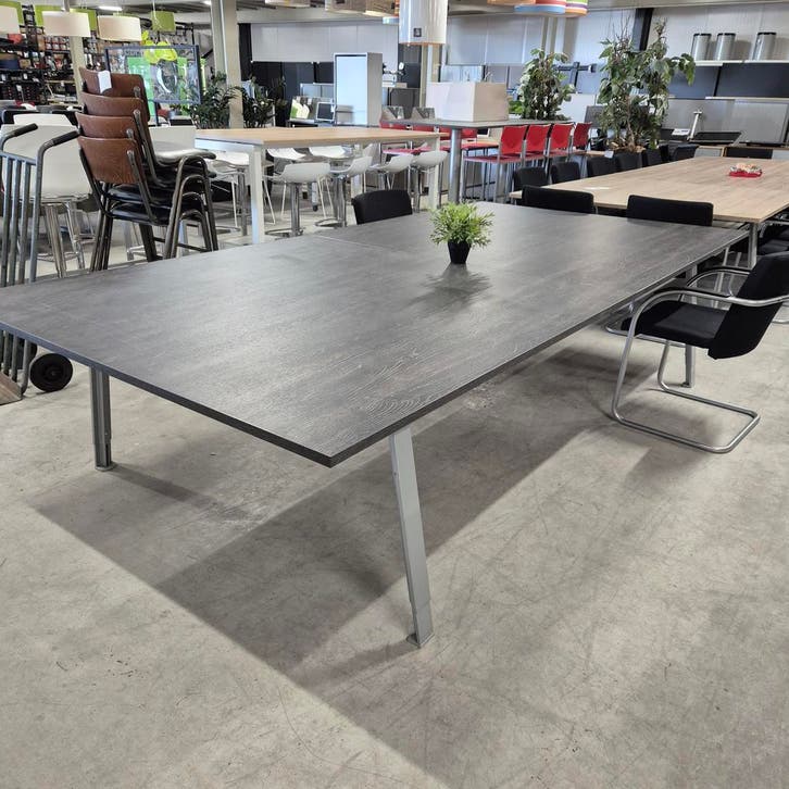 Mooie grote vergadertafel met NIEUW 2-delig  BLAD  afm 320x1, Zakelijke goederen, Kantoor en Winkelinrichting | Kantoormeubilair en Inrichting