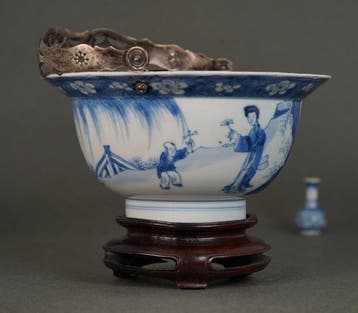 Kangxi (1662-1722) - Kom - Three Ladies with Musical, Antiek en Kunst