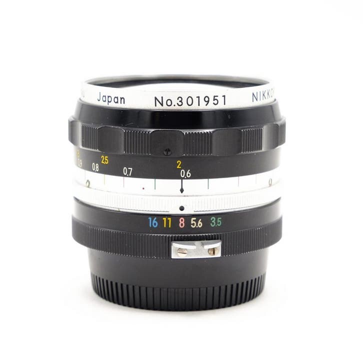 Nikon 28mm (2,8cm) F3.5 Nikkor-H Auto F-Mount (Occasion), Audio, Tv en Foto, Fotografie | Lenzen en Objectieven, Nikon F-mount