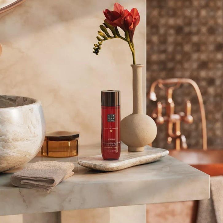 Rituals Ayurveda Shower Oil - 200ml, Sieraden, Tassen en Uiterlijk, Uiterlijk | Gezichtsverzorging, Overige typen, Nieuw, Ophalen of Verzenden