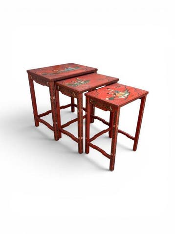 Set bijzettafels - Hout - China - veelkleurig gelakt hout, Antiek en Kunst