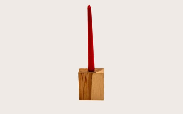 Houten kandelaar blok met een minimalistisch design, Huis en Inrichting, Woonaccessoires | Kandelaars en Kaarsen, Nieuw, Ophalen of Verzenden