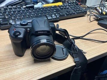 Medion LIFE X44022 Digital Bridge Camera – 20MP with 35x, Nieuw