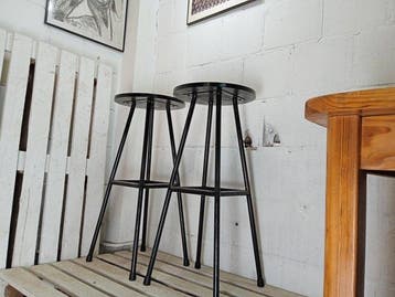 Kruk (2) - Vintage industriële hoge barkrukken - Staal, Hout