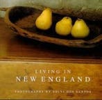 LIVING IN NEW ENGLAND (Solvi dos Santos) 9781840911282, Verzenden, Gelezen, Solvi Dos Santos