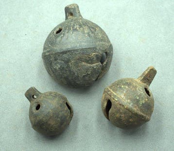 16th - 18th century Bronze crotal bells (3) (Zonder