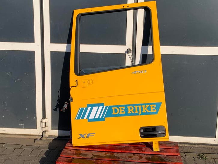 Portier Links DAF XF106 1881862, Auto-onderdelen, Vrachtwagen-onderdelen, Gebruikt, DAF, Carrosserie en Plaatwerk, Ophalen