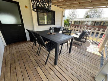4 persoons chalet met airco in Porlezza, Luganomeer Italië, Dorp, 2 slaapkamers, Lombardije en Merengebied, Aan meer of rivier