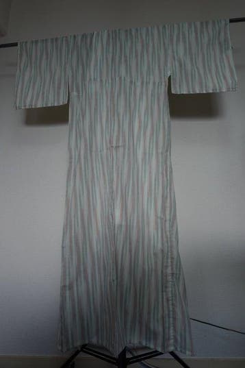 Elegante vintage Japanse kimono – zacht mintgroen met roze