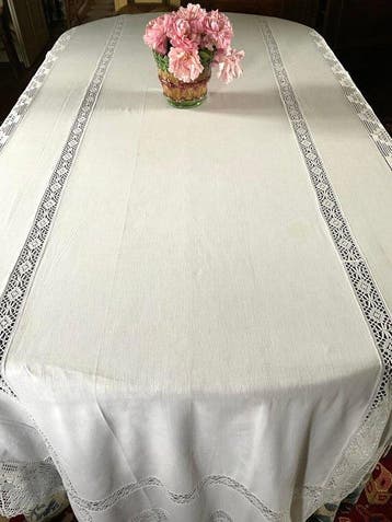 Linnen tafellinnen met kant, 3,20 m lang, uit de late 19e