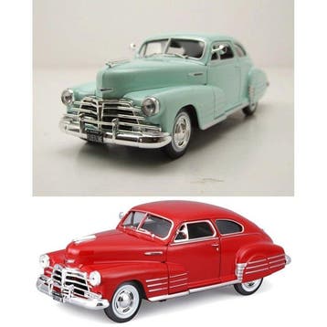 Maisto 1:24 - Modelauto (2) - Chevrolet Fleetline azul claro, Nieuw