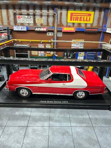 MCG 1:18 - Modelauto - Ford Gran Torino 1975, Nieuw