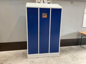 Locker 3 deurs, Ophalen
