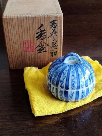 Kyoto ware - North Peak - Doos - Pompoenvormige wierookdoos, Antiek en Kunst