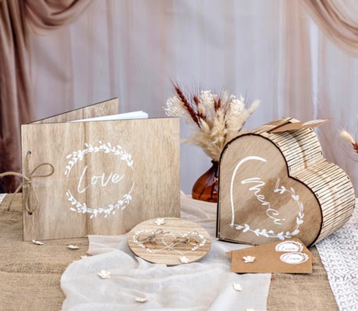 Bruidsset van hout en jute 3-delig, Hobby en Vrije tijd, Feestartikelen, Geboorte of Huwelijk, Nieuw, Versiering, Verzenden