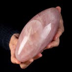 Shiva Lingam in rozenkwarts: symbool van energie en