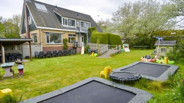 Texel  Landhuis de Bult  Met hele familie of vriendengroep., Eigenaar