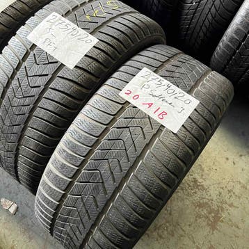 2 x Pirelli Sottozero 3 275-40-20 RFT Winterbanden 5mm, Gebruikt, 275 mm, Band(en), Personenwagen