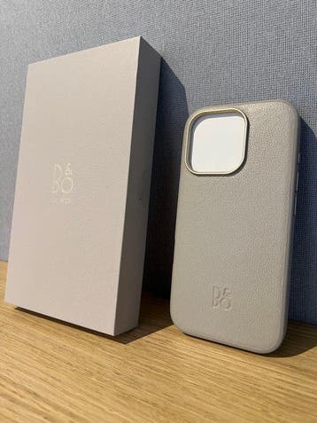 Bang & Olufsen - iPhone 16 Pro lederen hoes, Hourglass Sand, Nieuw