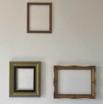Lijst (3) - Walnoot - Kavel, 3 houten lijsten