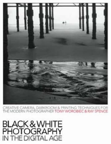 Black and White Photography in the Digital Age 9780715325629, Verzenden, Gelezen, Tony Worobiec