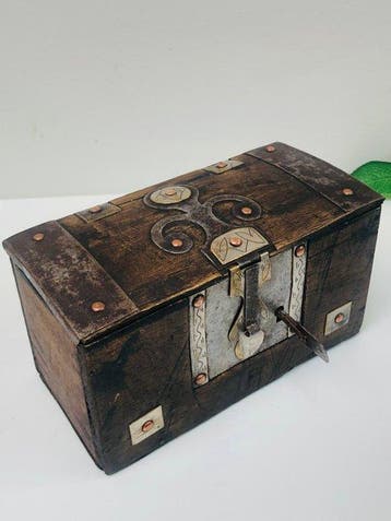 Kist - Hout, Metaal, Messing - Touareg tafelkist, Antiek en Kunst