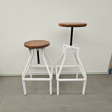 Stevige metalen retro verstelbare bar kruk - ihv 65-88 cm, Ophalen of Verzenden, Nieuw