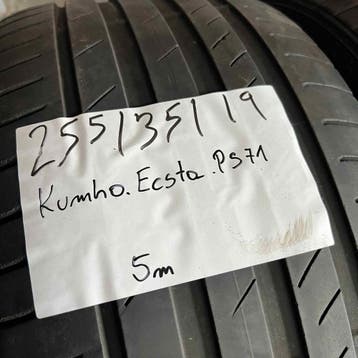2 x Kumho 255-35-19 Zomerbanden 5mm, 19 inch, Gebruikt, 255 mm, Ophalen of Verzenden