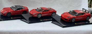 Hot Wheels 1:43 - Model sportwagen (3) - Ferrari 458 Italia, Nieuw