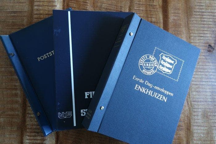 Nederland 1984/2012 - Speciaal albums met - Enkhuizer FDCs, Postzegels en Munten, Postzegels | Nederland