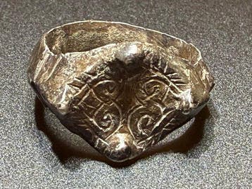 Viking periode Zilver Prachtige ring met runische symbolen