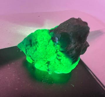 Natuurlijke Afrikaanse smaragd Ruw - Hoogte: 20 mm -