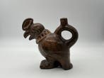 Aardewerk, Sculpturale vaas in de vorm van een papegaai –