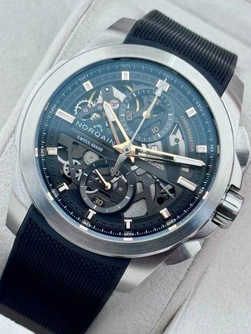Norqain - Independence Skeleton Automatic Chronograph 8K, Sieraden, Tassen en Uiterlijk, Horloges | Heren, Nieuw