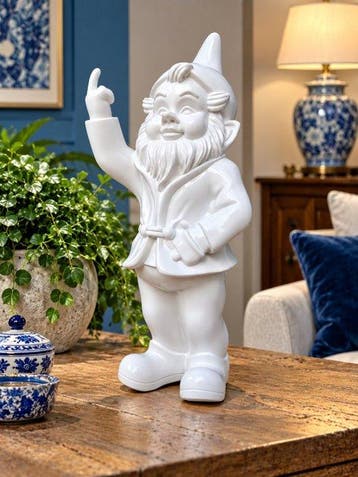 Beeld, naughty gold gnome with middle finger - 30 m -