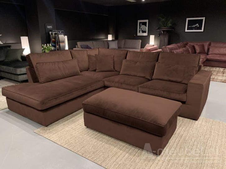 Hoekbank Leusden - hoekbanken - Bruin - Velvetstof, Huis en Inrichting, Banken | Sofa's en Chaises Longues, 150 cm of meer, Nieuw