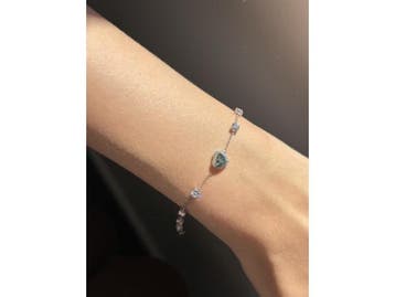 Veiling - Witgouden armband met labdiamanten – Groen en kl, Sieraden, Tassen en Uiterlijk, Armbanden, Nieuw