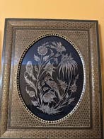 Khatam-kari uit Isfahan met gracieuze vogels in zilveren