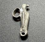 Oud-Romeins Zilver Legionaire figuur-amulet in de vorm van