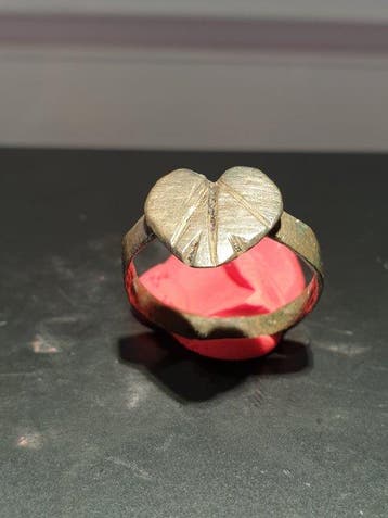 Middeleeuws Brons Liefdeshartvormige ring - 20 mm (Zonder