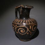 Oud-Grieks, Magna Graecia Aardewerk Oinochoe. 11 cm hoog.