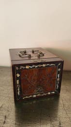 Chinees doosje voor sieraden of cosmetica - Hout - China -, Antiek en Kunst