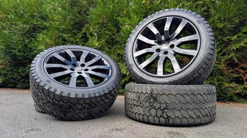 Originele Range Rover 20” Velgen Gloss Black General Grabber, Gebruikt, 275 mm, Banden en Velgen, Ophalen of Verzenden
